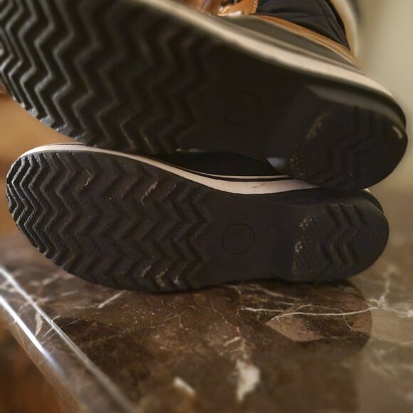 Comfy and Cozy "Duck Boots" - Picture 4 of 4